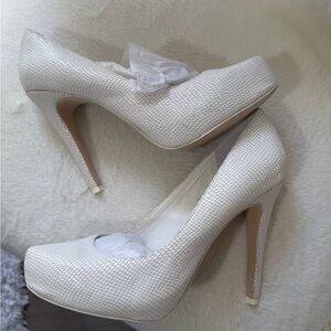 Gianni Bini White Textured Heels